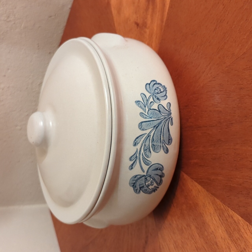 2 Qt. Pfalzgraff casserole dish